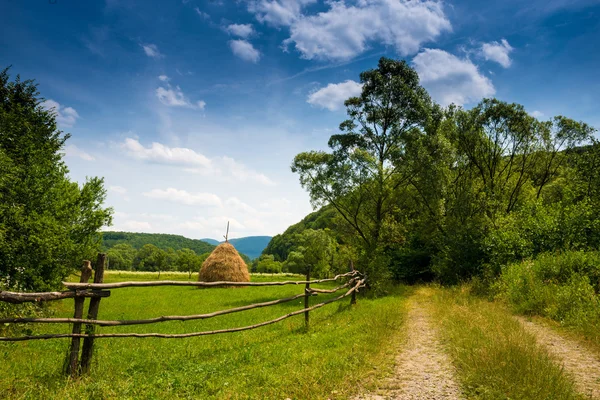 Onverharde weg — Stockfoto