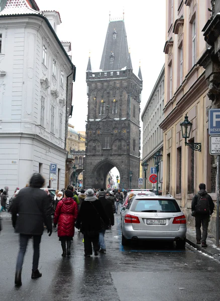Prague, Tjeckien - 01 December 2014: skara människor walki — Stockfoto