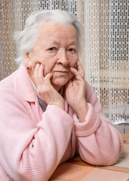 Eski üzgün kadın — Stok fotoğraf