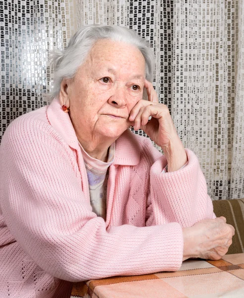 오래 된 슬픈 여자 — 스톡 사진