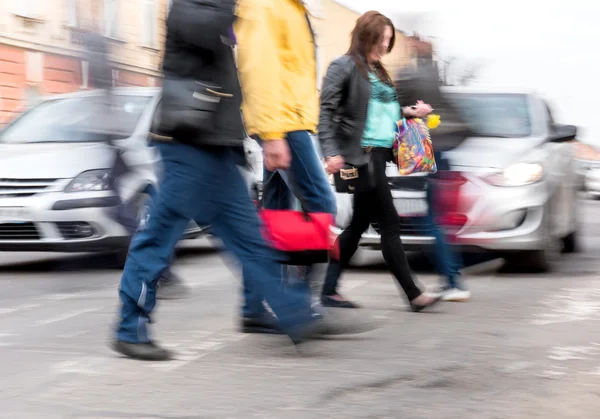 Busy city street people on zebra crossing — Stock Photo, Image