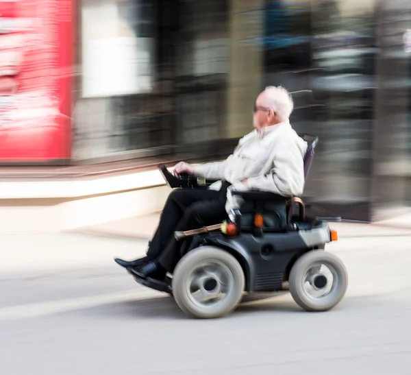 Gamling i rullstol — Stockfoto