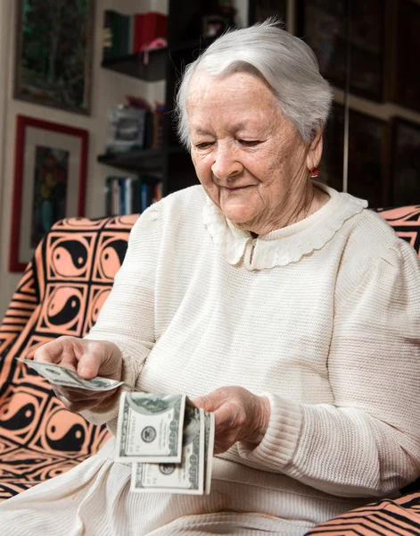 Vecchia donna — Foto Stock