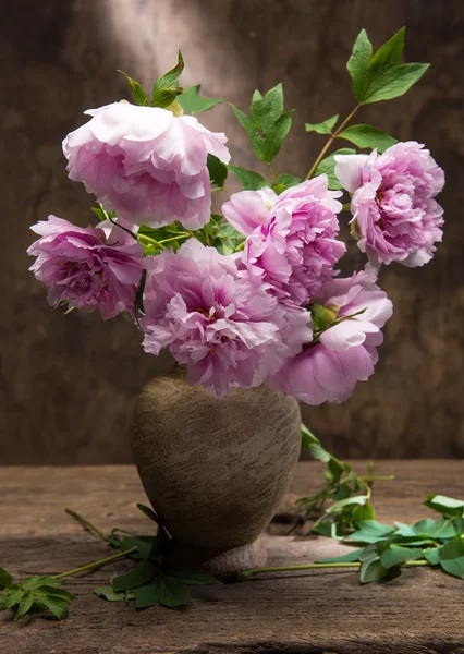 Güzel bir buket pembe şakayık