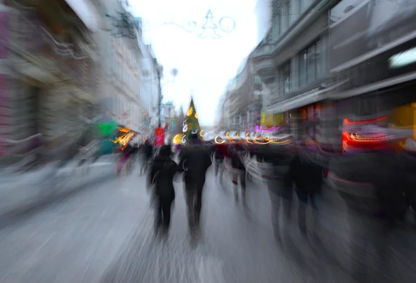 Geschäftige Stadtmenschen auf der Straße — Stockfoto