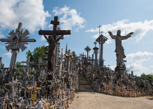 SIAULIAI, LITHUANIA - JUL 12, 2015: The Hill of Crosses (Kryziu — Stock Photo, Image