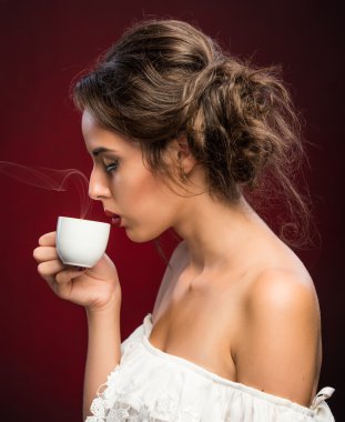 sıcak içecek bir fincan