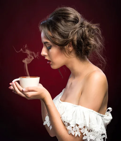 sıcak içecek bir fincan