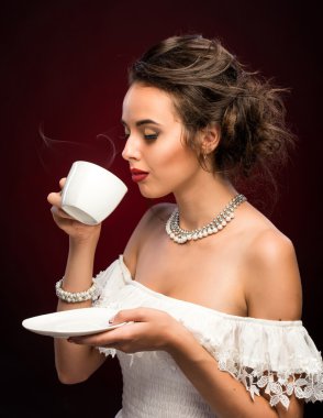 sıcak içecek bir fincan