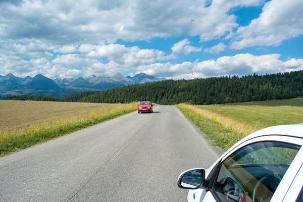 Widok na Tatry i autostrady w lecie — Zdjęcie stockowe