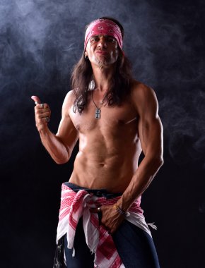 yakışıklı delikanlı