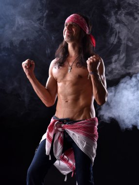 yakışıklı delikanlı