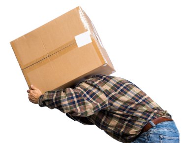 Komuta sizde ağır kutusuna taşır