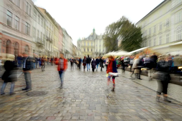 Rušné město lidí — Stock fotografie