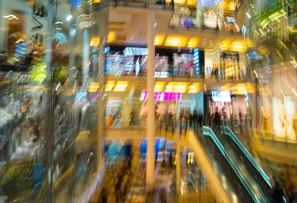 İnsanlar siluetleri alışveriş merkezi — Stok fotoğraf