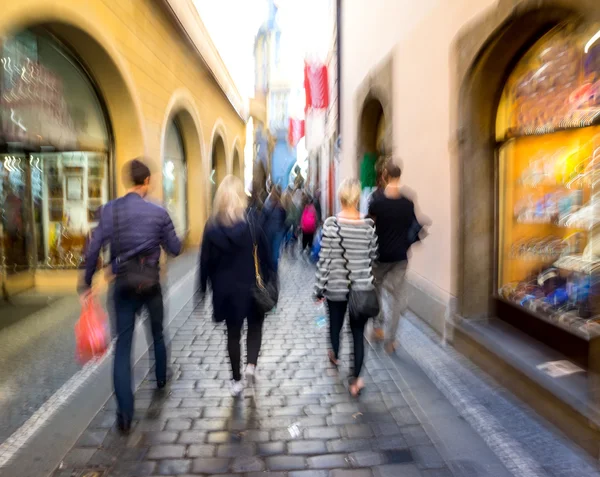 Rušné město lidí — Stock fotografie