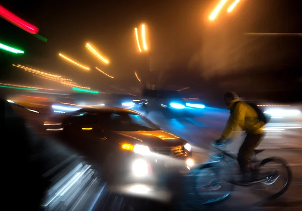 Gevaarlijke stad verkeerssituatie — Stockfoto