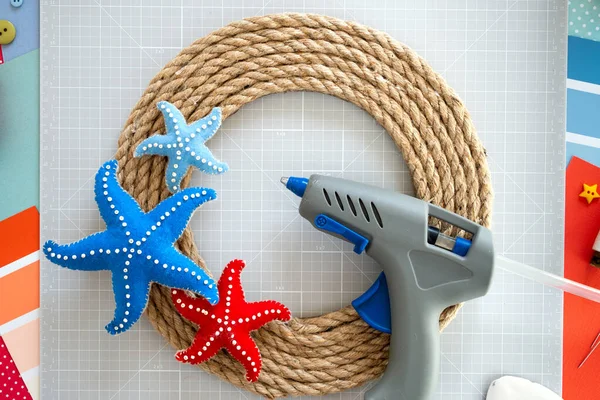 DIY instruction. Step by step tutorial. Making Summer decor - wreath of rope with sea stars made of felt. Craft tools and supplies. Step 6