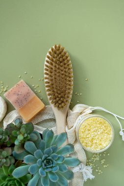 Sıfır atık, doğal organik banyo aletleri. Plastiksiz hayat yok. Ekolojik cilt bakımı, vücut tedavisi konsepti. Bilinçli Minimalizm Vegan Yaşam Tarzı. Yeniden Kullan Geri Dönüşümü Azalt