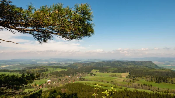 Spring Stolowe Dağı Ünlü Turist Eğlencesi Avrupa Nın Eski Dağları — Stok fotoğraf