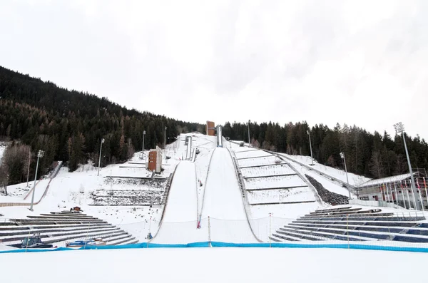 Olimpiyat Kayak atlama Stadyumu Courchevel, Fransa