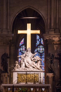 Notre Dame Katedrali Paris Fransa iç görünümü