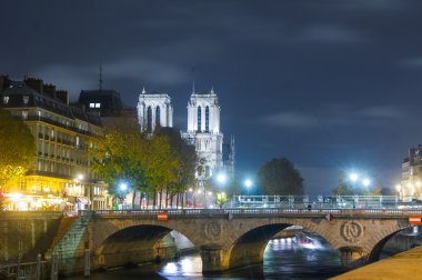 Versilia, Toskana, karlı Apuan Alps, mermer çıkarımı için ünlü çevrili sahil şeridi Panoraması