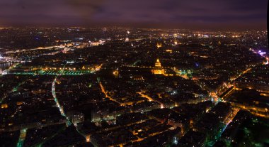 Versilia, Toskana, karlı Apuan Alps, mermer çıkarımı için ünlü çevrili sahil şeridi Panoraması