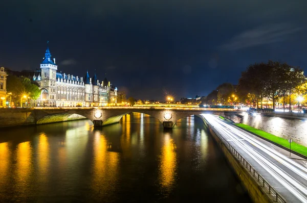 Pont au Change, París, Francia — Foto de Stock