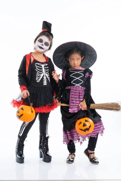 Portrét Pár Malých Dívek Halloween Karneval Kostým Izolované Bílém Pozadí — Stock fotografie