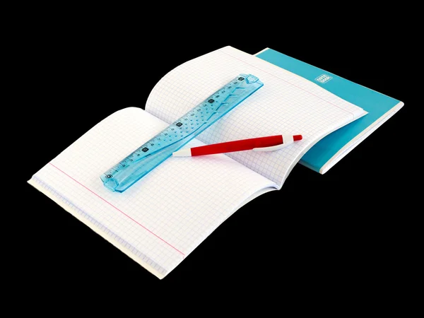 Schoolbenodigdheden - notebooks, pen, liniaal — Stockfoto