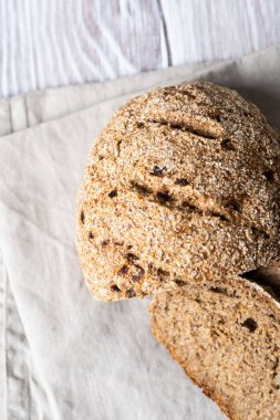 Kahvaltıda sağlıklı çavdar ekmeği veya atıştırmalık