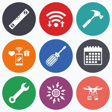 tornavida ve kabarcık seviyesi, çekiç.