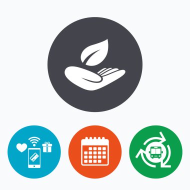 Doğa sigorta işareti. Yaprak sembol el tutar