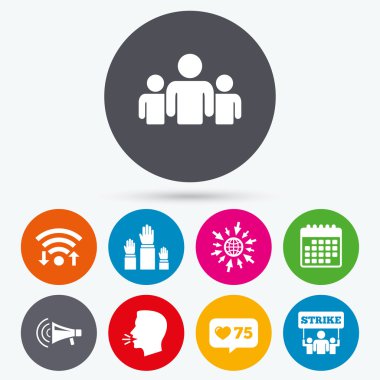 Bir grup insan strike. Megafon hoparlör.