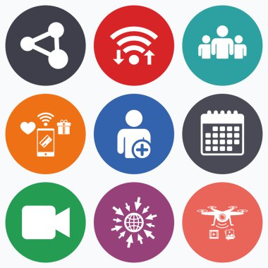 Grup insanlar ve paylaşım simgeler.  