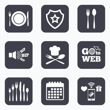 Tabak çanak çatal ile ve simge bıçaklar. 