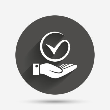 Kene ve el işareti. Onay işareti simgesi Palm tutar