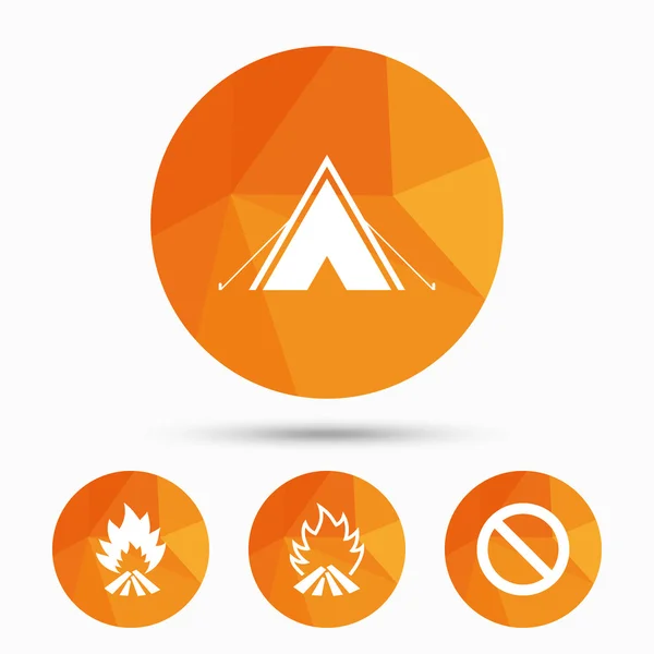 Turist kamp çadır işareti. Yangın alev simgeler. — Stok Vektör