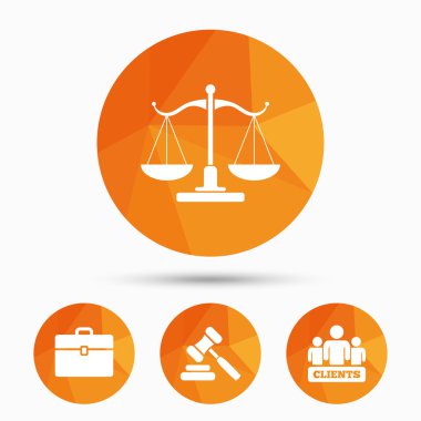 Adalet ölçekler simgesi. Açık artırma çekiç ve dava.