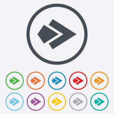 ok işareti simgesi. En yakın düğme. Gezinti simgesi