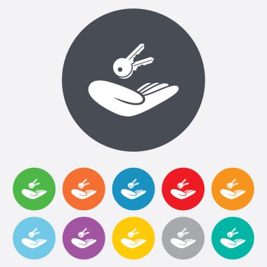 Ev sigorta işareti. El ev anahtarları tutan