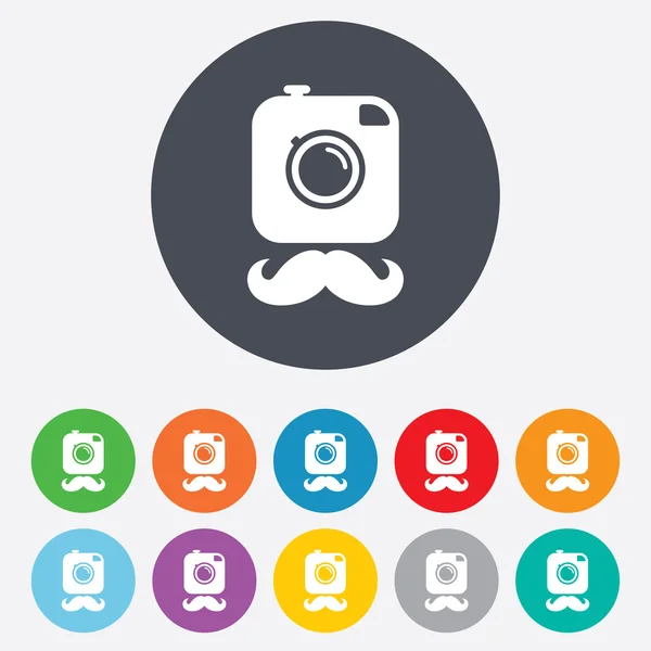 Cámaras de fotos Hipster con bigotes signos iconos — Vector de stock