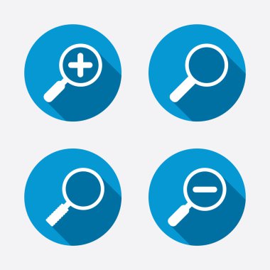 Büyüteç cam kutsal kişilerin resmi.