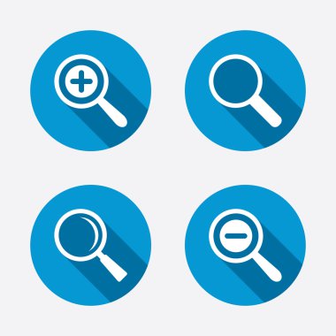 Büyüteç cam kutsal kişilerin resmi.