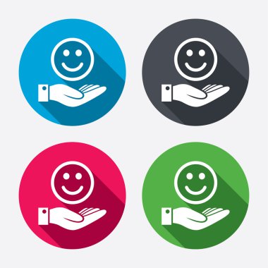 Gülümseme ve el işaretleri