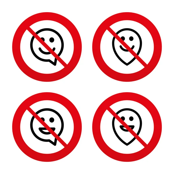 Happy face speech bubble icons. — Stock Vector