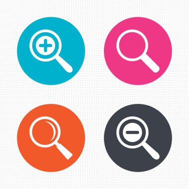 Büyüteç cam kutsal kişilerin resmi.