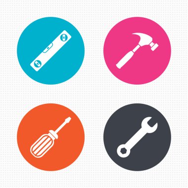 tornavida ve kabarcık seviyesi, çekiç.