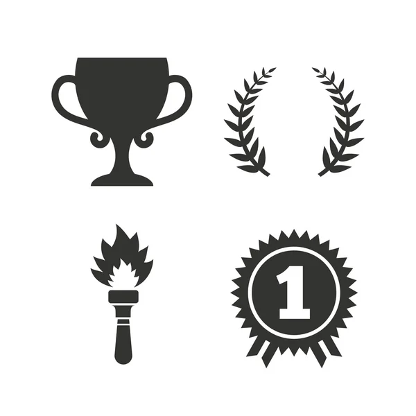 Primer lugar iconos taza de premio . — Vector de stock